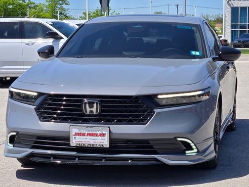 Urban Gray Pearl 2025 Honda Accord SE