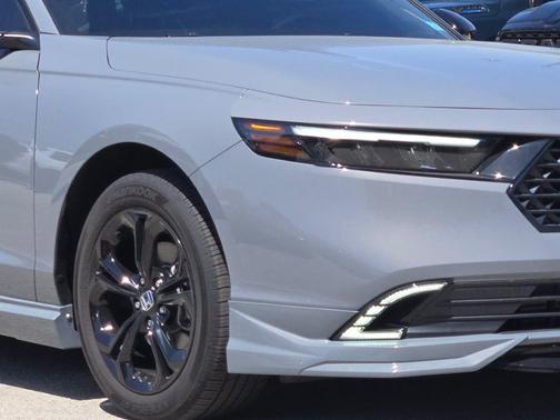 Urban Gray Pearl 2025 Honda Accord SE
