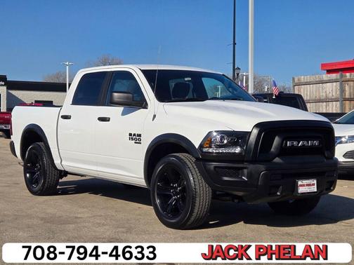 2024 RAM 1500 Classic Warlock Crew Cab 4x4 5'7' Box