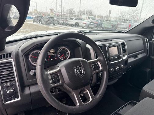 2024 RAM 1500 Classic Warlock Crew Cab 4x4 5'7' Box