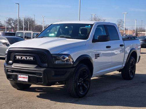 2024 RAM 1500 Classic Warlock Crew Cab 4x4 5'7' Box