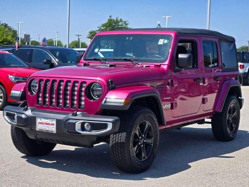 Tuscadero Pearlcoat 2021 Jeep Wrangler Unlimited Sahara