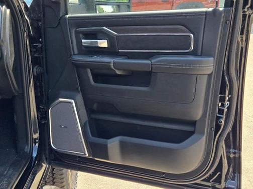 2025 RAM 2500 Laramie Crew Cab 4x4 6'4' Box