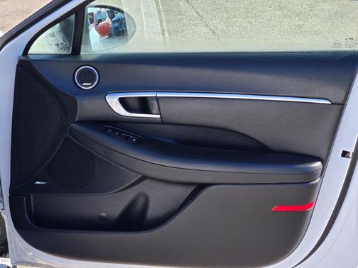 2022 Hyundai SONATA Hybrid SE