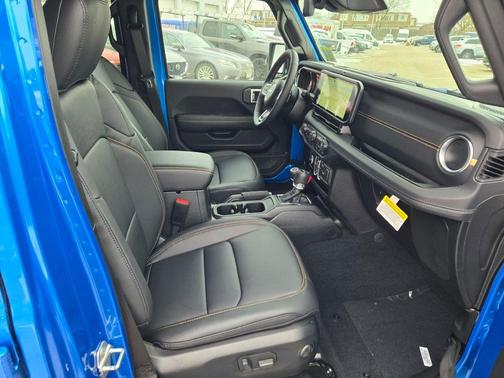 2026 Jeep Wrangler 4-Door Sahara 4x4