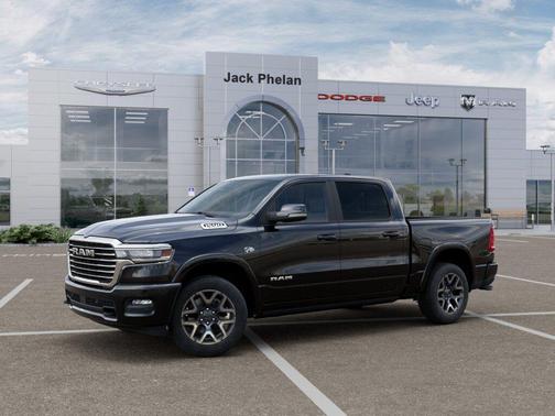 Diamond Black Crystal Pearlcoat 2026 RAM 1500 Laramie
