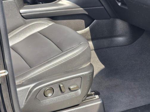 2022 Chevrolet Suburban 4WD Z71