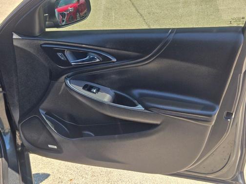 Gray Metallic 2018 Chevrolet Malibu LT