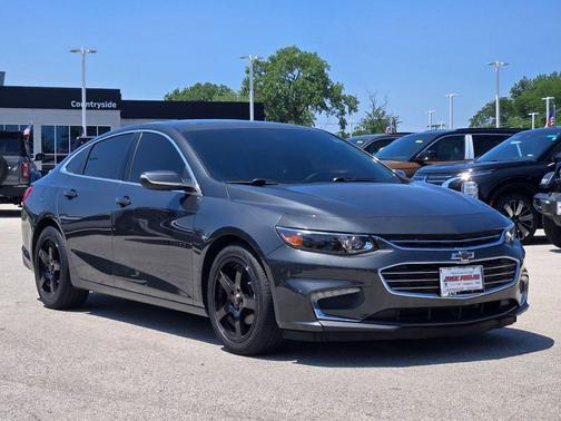 Gray Metallic 2018 Chevrolet Malibu LT