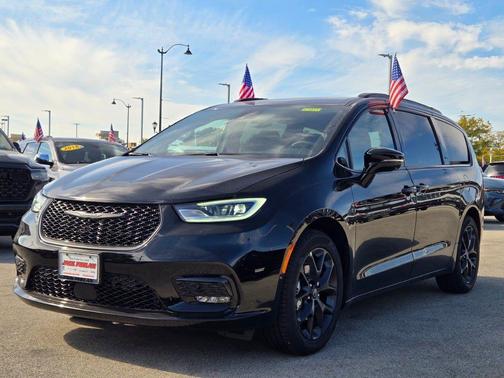 2026 Chrysler Pacifica L