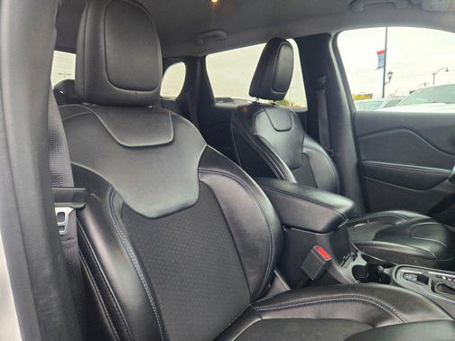 Bright White Clearcoat 2020 Jeep Cherokee Latitude Plus