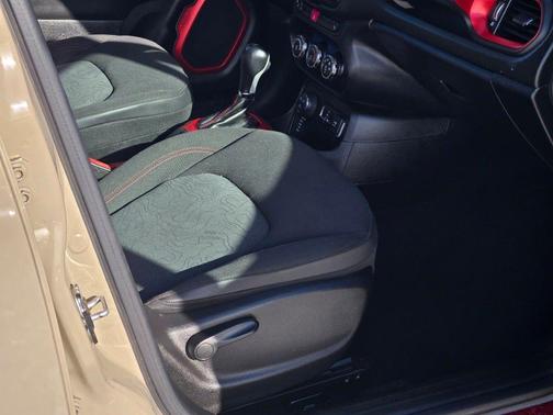 2015 Jeep Renegade Trailhawk