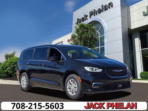 Diamond Black Crystal Pearlcoat 2026 Chrysler Pacifica L