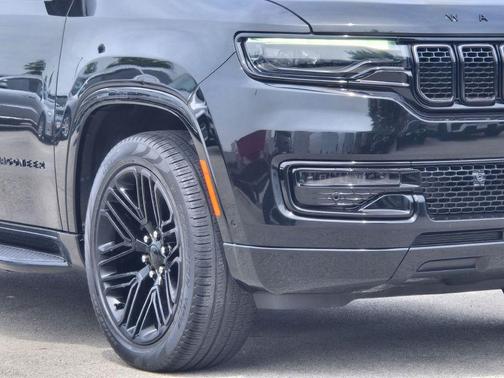 Diamond Black Crystal Pearlcoat 2024 Jeep Wagoneer Series II Carbide 4x4