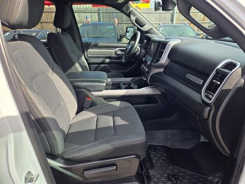 Bright White Clearcoat 2020 RAM 1500 Big Horn/Lone Star