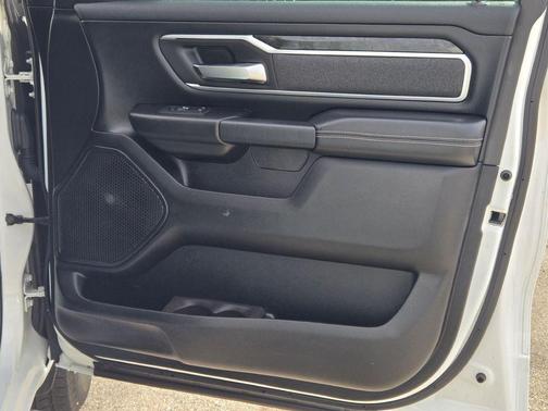 Bright White Clearcoat 2020 RAM 1500 Big Horn/Lone Star