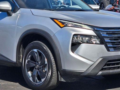 Brilliant Silver Metallic 2024 Nissan Rogue SV