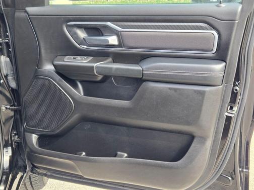 Diamond Black Crystal Pearlcoat 2025 RAM 1500 Big Horn/Lone Star