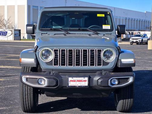 2026 Jeep Wrangler 4-Door Sahara 4x4