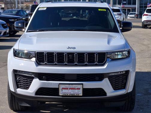 Bright White Clearcoat 2026 Jeep Grand Cherokee Limited