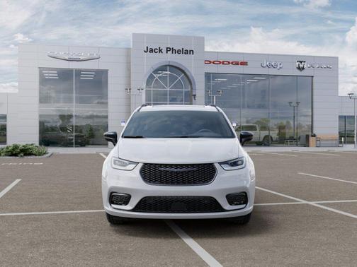 Bright White Clearcoat 2026 Chrysler Pacifica Limited
