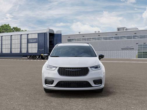 Bright White Clearcoat 2026 Chrysler Pacifica Limited