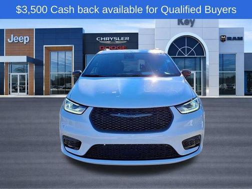 Bright White Clearcoat 2026 Chrysler Pacifica Limited