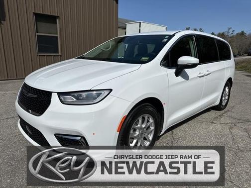 2023 Chrysler Pacifica Touring-L