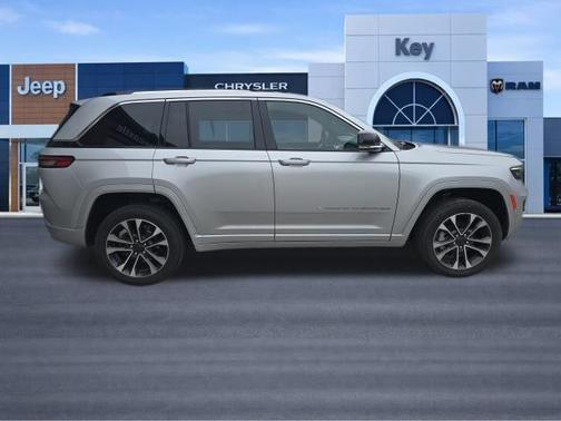 Silver Zynith 2022 Jeep Grand Cherokee Overland