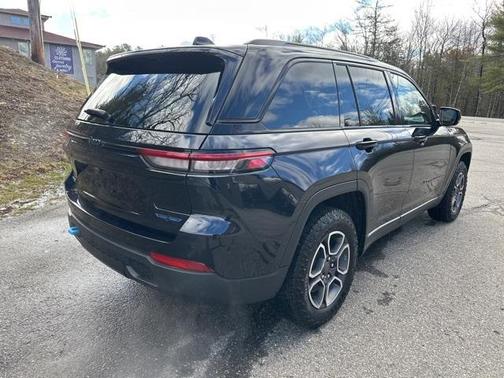 2022 Jeep Grand Cherokee 4xe Trailhawk
