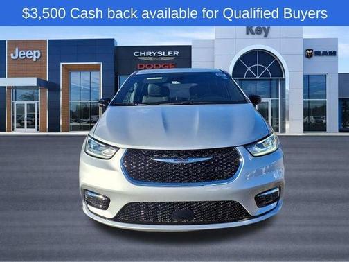 Silver Mist Clearcoat 2026 Chrysler Pacifica Select