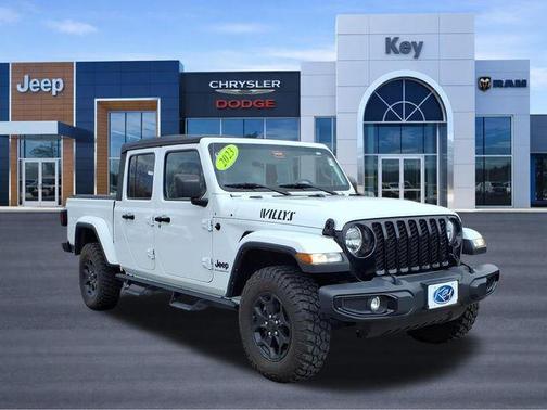 Bright White Clearcoat 2023 Jeep Gladiator Sport