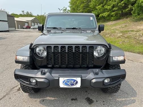 2021 Jeep Gladiator Sport