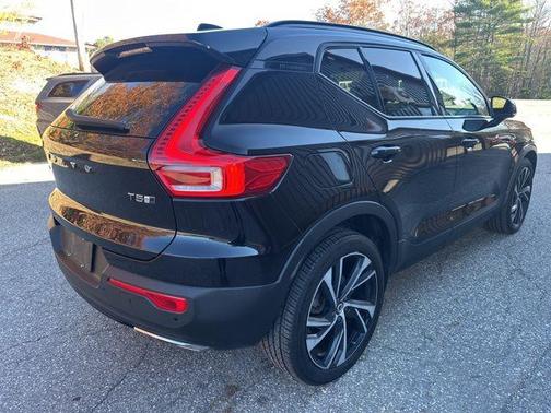 2020 Volvo XC40 T5 R-Design