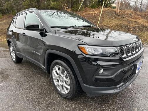 2024 Jeep Compass Latitude Lux