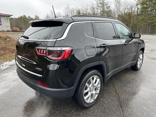 2024 Jeep Compass Latitude Lux