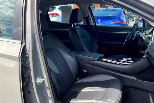 2022 Hyundai SONATA Hybrid Limited
