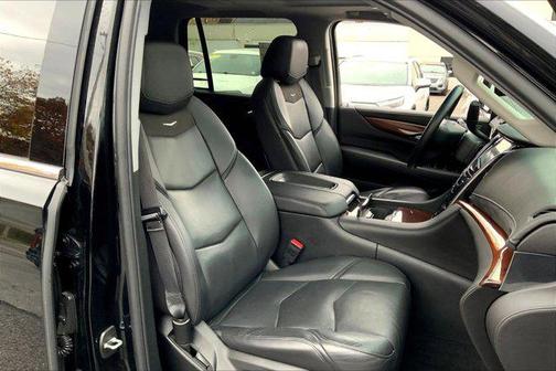 2018 Cadillac Escalade Luxury