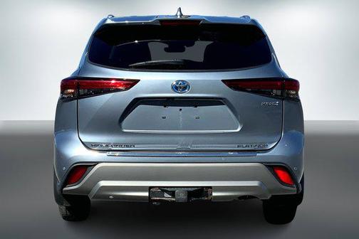 2021 Toyota Highlander Hybrid Platinum