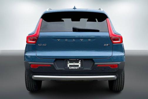 2023 Volvo XC40 B5 Plus Bright Theme