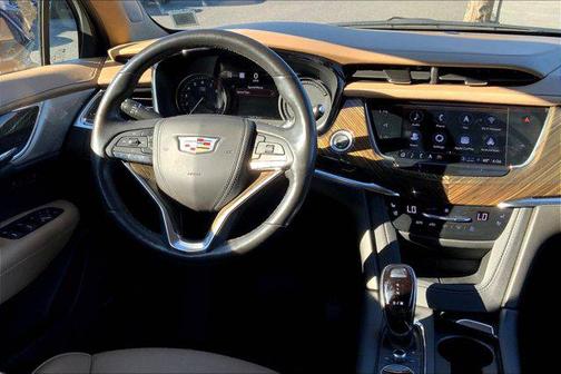 2022 Cadillac XT6 Premium Luxury AWD