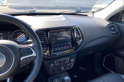 Diamond Black Crystal Pearlcoat 2018 Jeep Compass Limited