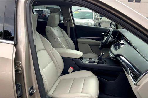 2023 Cadillac XT4 Luxury