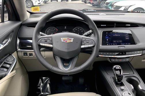 2023 Cadillac XT4 Luxury