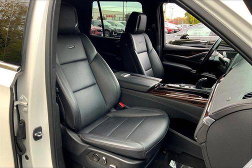 2022 Cadillac Escalade Luxury