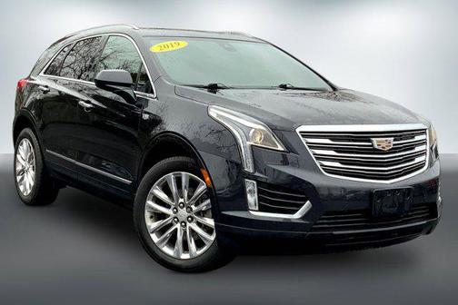 Manhattan Noir Metallic 2019 Cadillac XT5 Luxury