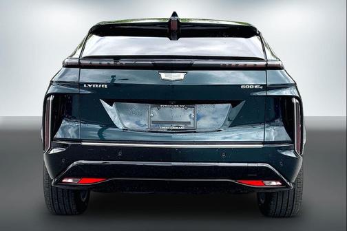 Emerald Lake Metallic 2024 Cadillac LYRIQ Luxury
