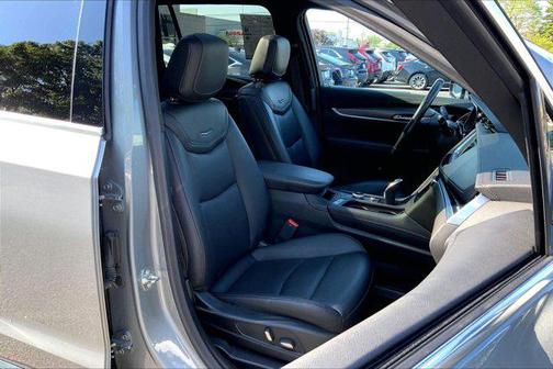 Argent Silver Metallic 2024 Cadillac XT6 Luxury AWD