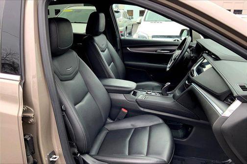 2022 Cadillac XT5 Luxury