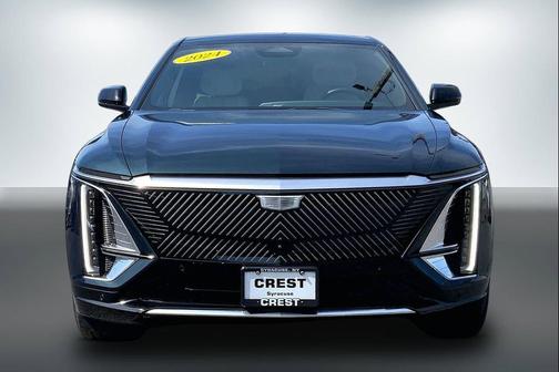 Emerald Lake Metallic 2024 Cadillac LYRIQ Luxury
